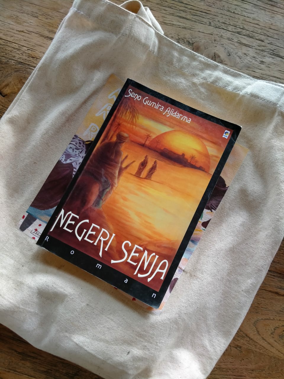 Negeri Senja Karya Seno Gumira